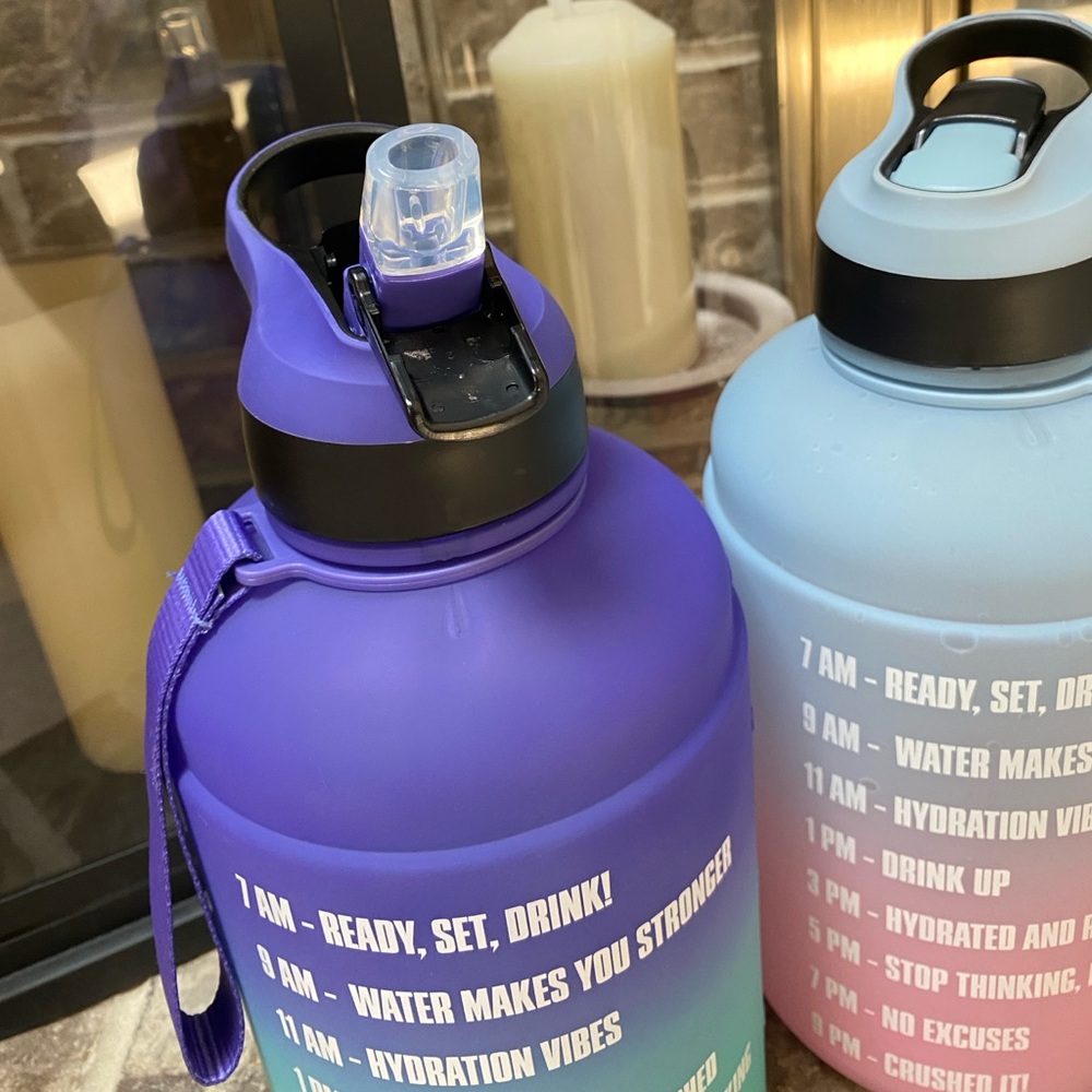 Tracking Gradient Hydration Water Bottle Set - Blue and Pink - Picture 5 of 6